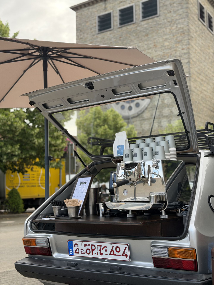 VW Polo Edition Club avec comptoir de café